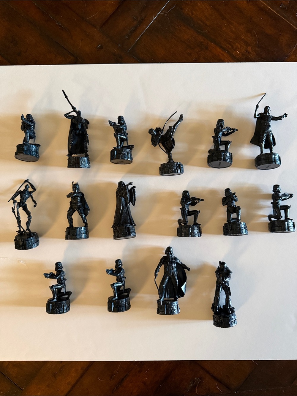 Star Wars Chess Set - Black & Silver Figurines - Picture 3 of 4
